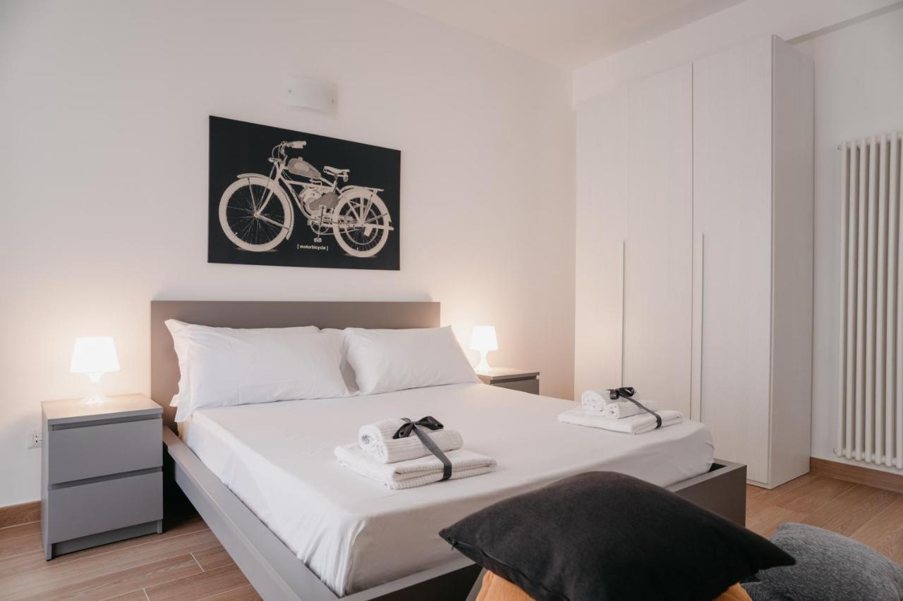 Апартаменты Brombeis Aurea By Casanapoletana - Town Center Неаполь Экстерьер фото