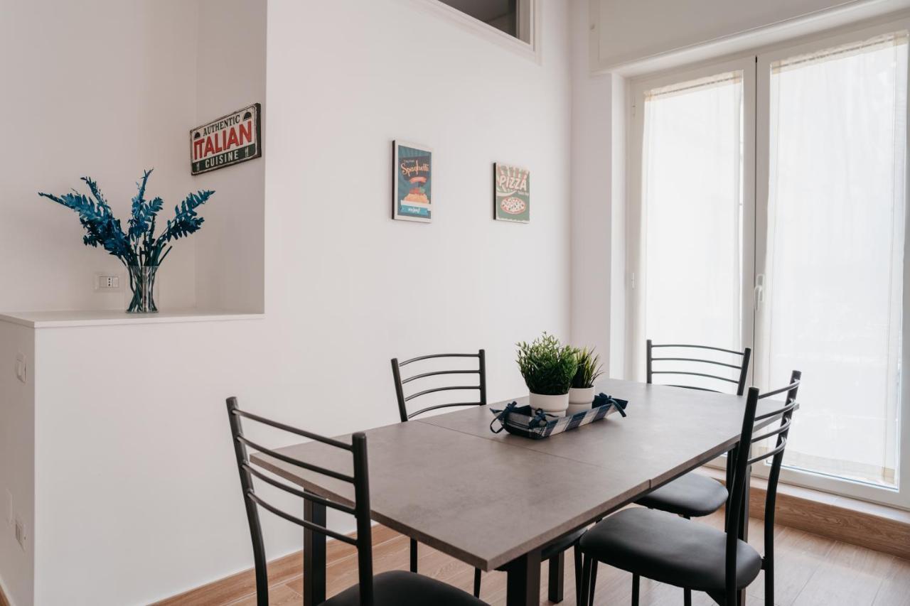 Апартаменты Brombeis Aurea By Casanapoletana - Town Center Неаполь Экстерьер фото
