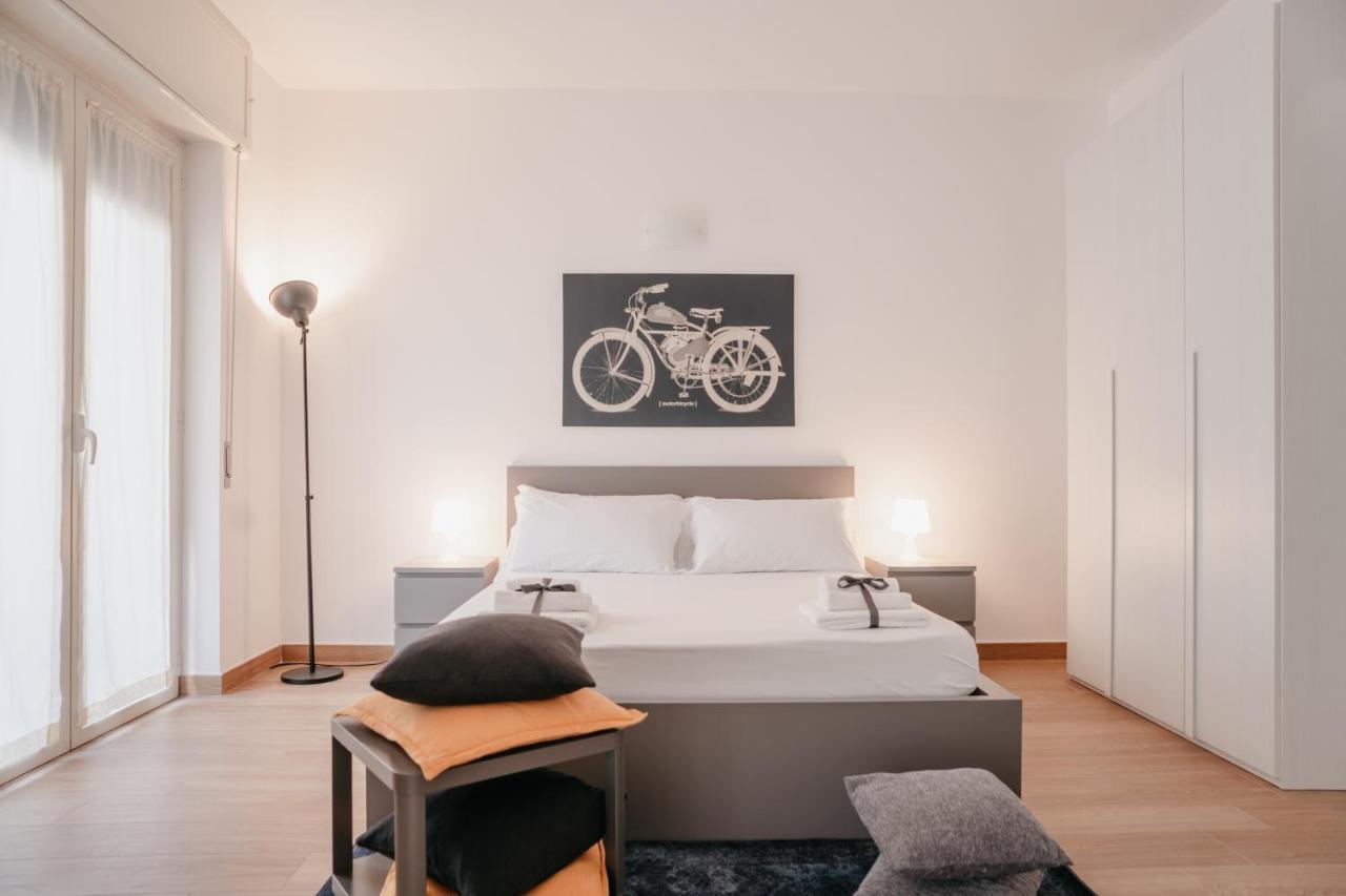 Апартаменты Brombeis Aurea By Casanapoletana - Town Center Неаполь Экстерьер фото