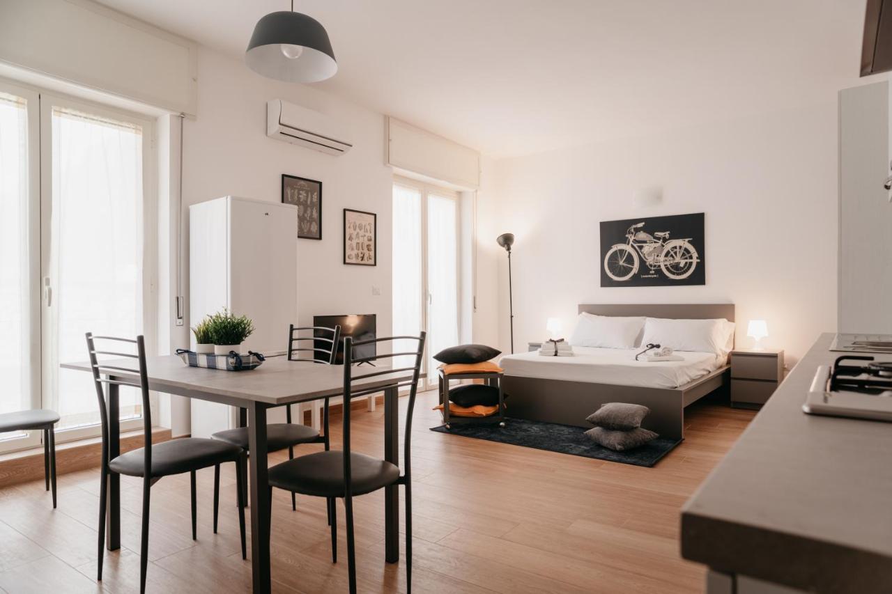 Апартаменты Brombeis Aurea By Casanapoletana - Town Center Неаполь Экстерьер фото