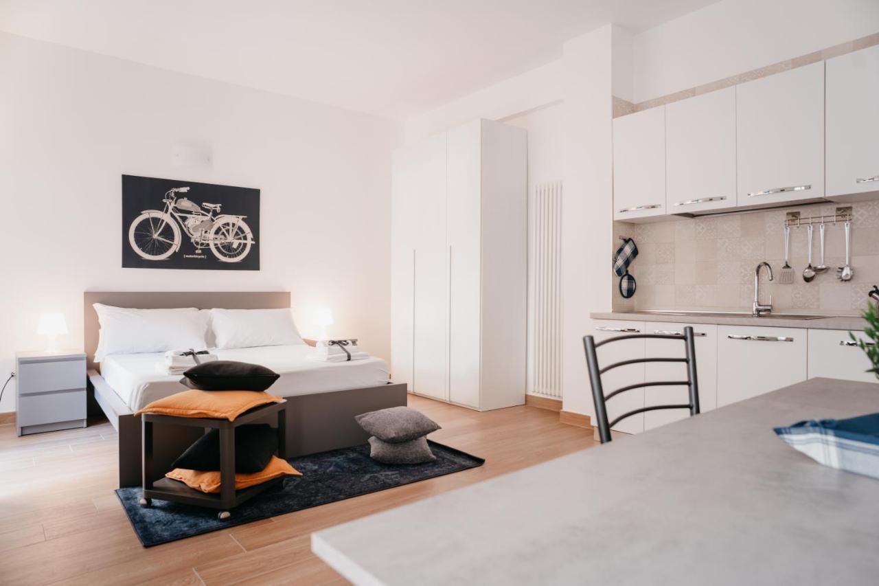 Апартаменты Brombeis Aurea By Casanapoletana - Town Center Неаполь Экстерьер фото