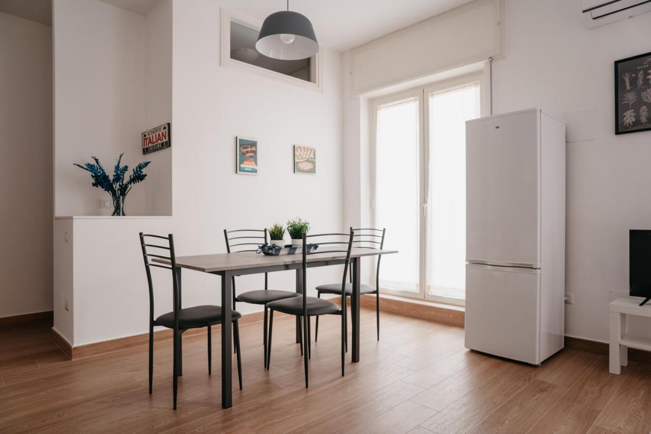 Апартаменты Brombeis Aurea By Casanapoletana - Town Center Неаполь Экстерьер фото