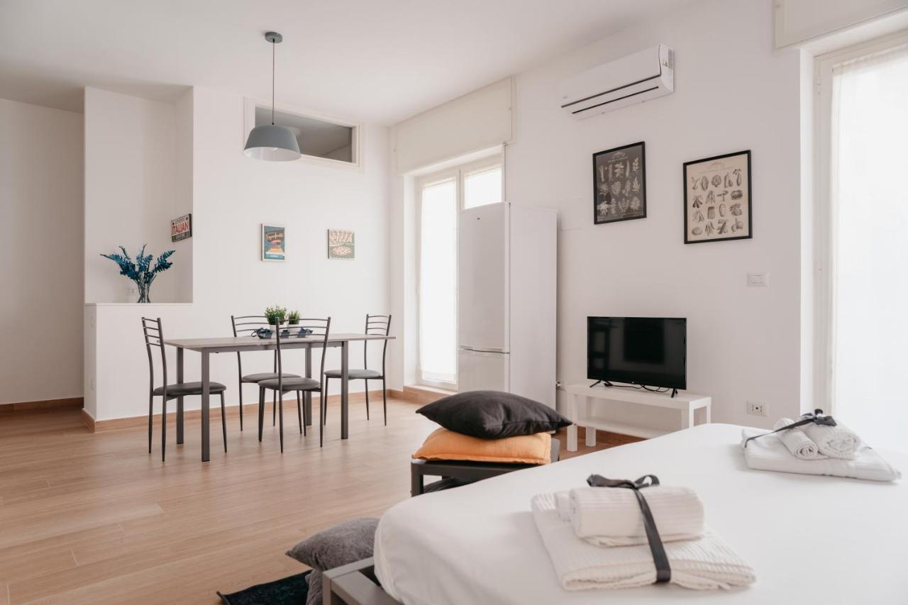Апартаменты Brombeis Aurea By Casanapoletana - Town Center Неаполь Экстерьер фото