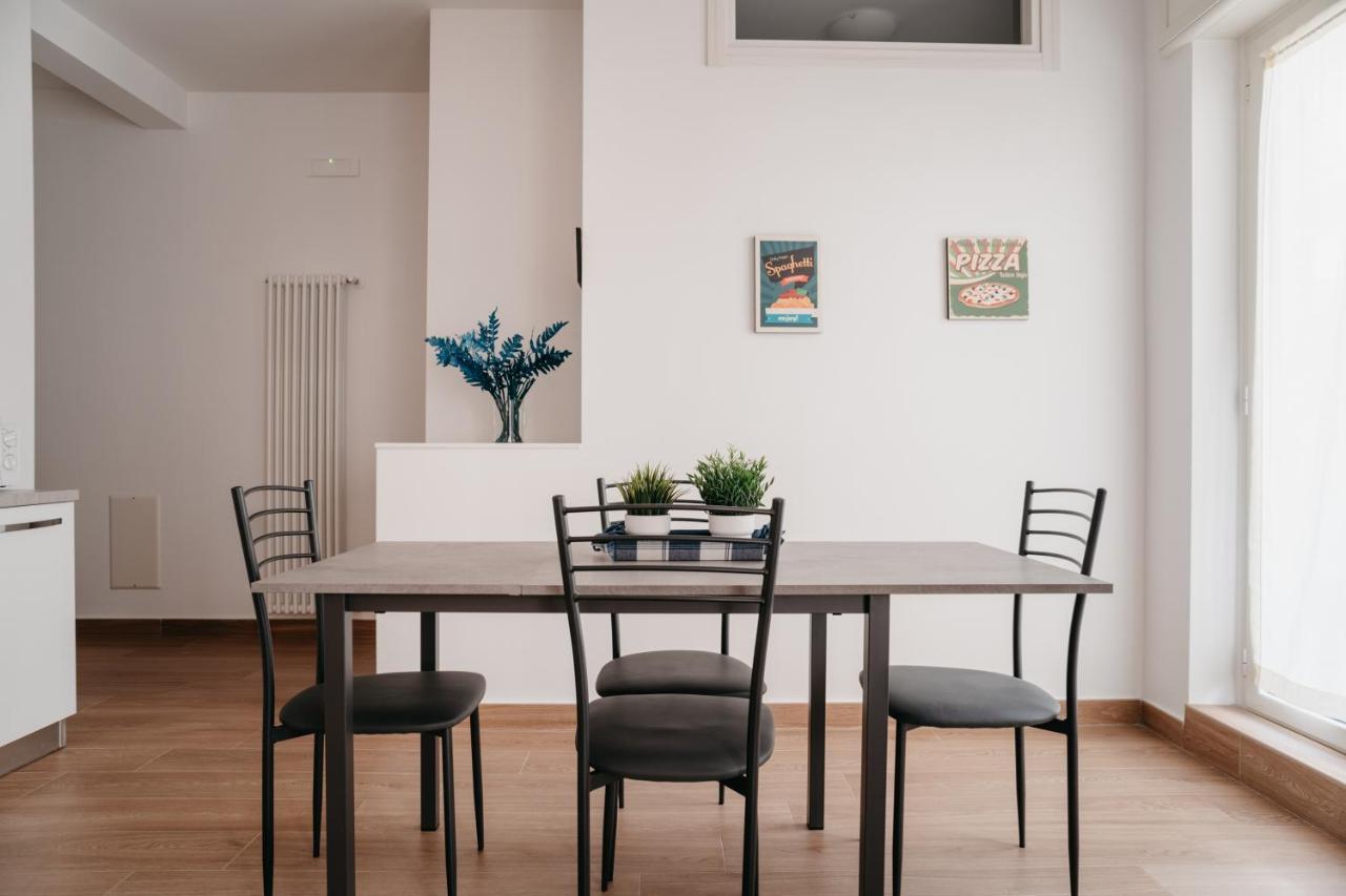 Апартаменты Brombeis Aurea By Casanapoletana - Town Center Неаполь Экстерьер фото